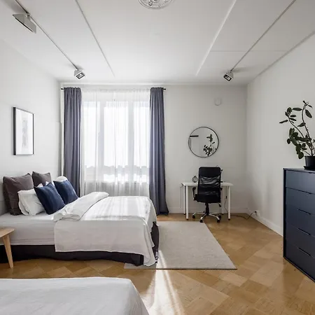 Elegant Apartment *